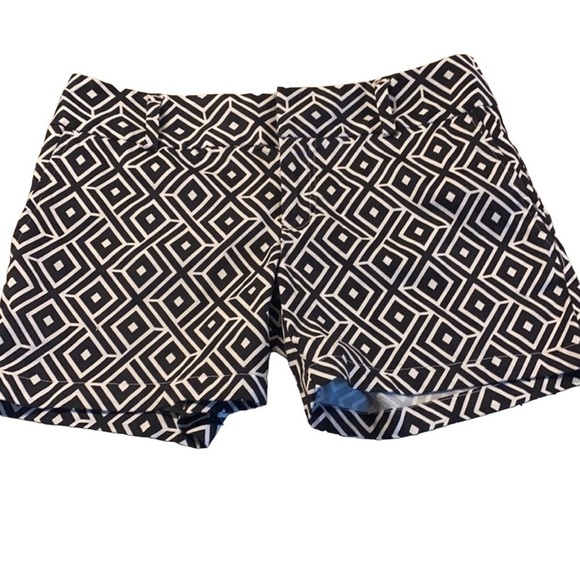 INC shorts black and white geometric print size 4 - Picture 1 of 5
